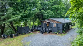 5 Min. Walk to Town, Pets Ok, Hot Tub, Fire Pit - Image 2