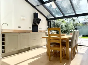 Luxury Richmond 4Bd/3Bth Stay w Parking and Garden - Image 3