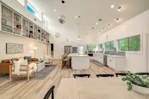 Luxury Ranch near Airport, Tesla & COTA| Sleeps 14 - Image 4