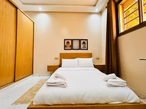 Modern Spacious Apt | Yard + Rooftop + Fast Wi-Fi - Image 3