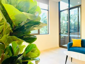 Charming and cozy 2 Bedrooms 2 bathrooms Condo with Study room, Parking, Wi-Fi - Image 4