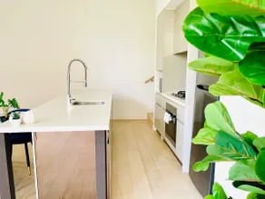 Charming and cozy 2 Bedrooms 2 bathrooms Condo with Study room, Parking, Wi-Fi - Image 3