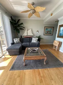 Designer Waterfront Luxury Condo in resort w/dock - Image 3