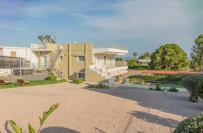 Oasis Boutique Apartments - Image 2