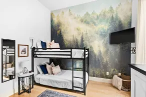 Lux Urban Retreat, Canal Park, Lakeview, Sleeps 8 - Image 4