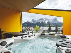 Lux 4BRs/Epic View/Hot Tub/Garage and EV charger - Image 2
