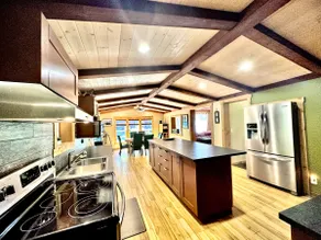 Reenie’s Rustic Retreat - 3 Bedroom, sleeps 9 - Image 3