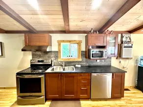 Reenie’s Rustic Retreat - 3 Bedroom, sleeps 9 - Image 2