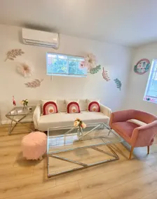 2Brs Pink Cozy House near DTLA - Image 4