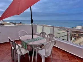 Apartment with pool direct access to sea - Image 4
