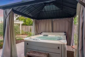 Modern Valley Oasis! Pet-friendly & Walkable to DT - Image 3