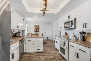 Modern Valley Oasis! Pet-friendly & Walkable to DT - Image 4