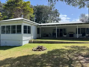Mollymook- Walk to Beach, Surf, Golf Course & Club - Image 2