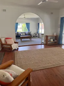 Mollymook- Walk to Beach, Surf, Golf Course & Club - Image 3
