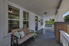 Sweet Magnolia House Sleeps 8-Large Fenced Yard - Image 3