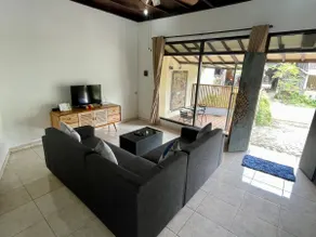 Twins House Hideaway: Your Home Away From Home. - Image 2