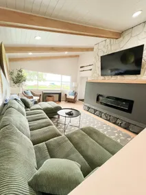 Modern Lake Front/Sauna /Dog Friendly/ Fenced area - Image 3