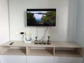 Lorde's Hideaway - Image 2