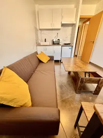 Large new apartment with terrace, kitchen and bathroom - Image 2