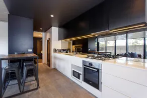 Knutsford Modern-stylish & quiet - Image 5