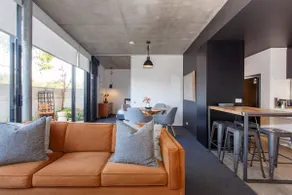 Knutsford Modern-stylish & quiet - Image 3