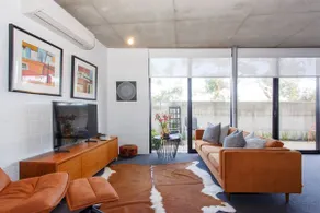 Knutsford Modern-stylish & quiet - Image 4