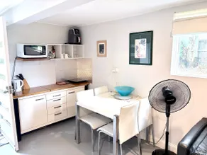 Private Guest House & Outdoor - Image 4