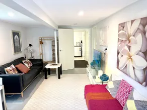 Private Guest House & Outdoor - Image 5