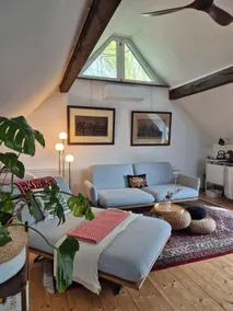 Loft in a converted barn - Image 2