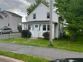 “The Hill House” - Newly renovated - Image 2