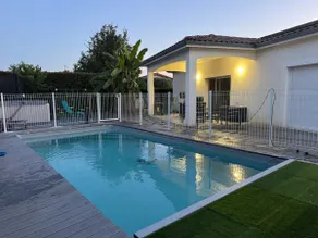 Villa with pool and spa - Image 2