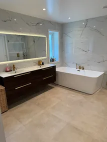 Spacious family house with large patio in Valldal - Image 3