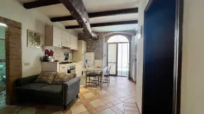 Rustic apartment with kitchen - Image 4