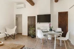 Le Pigeonnier – A Trip to Provence. com - Image 2