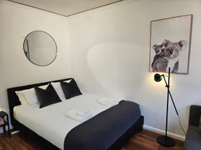 Chic Studio in Central St Kilda - Image 2