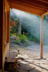 Cozy Cabin Retreat in Midway - Image 2