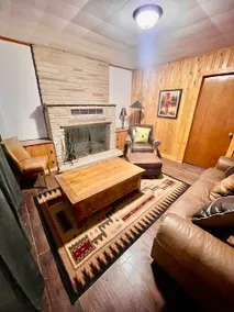 Cozy Cabin Retreat in Midway - Image 5