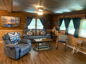 Wagon Wheel Retreat 10% off weekly rental - Image 3
