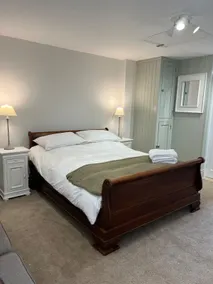 The Old Coach House - Cosy Studio Apartment - Image 2