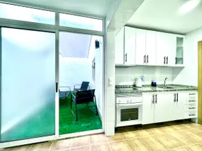 A house in the center, very close to everything - Image 2