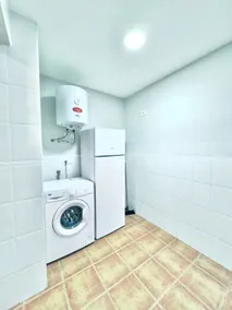 A house in the center, very close to everything - Image 3