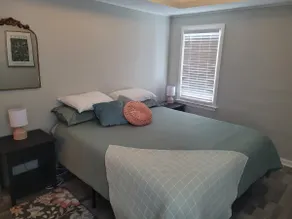 Vintage 2BR · King Bed · Parking · Pet Friendly - Image 3