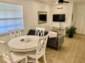 Longboat Key Bungalow - Image 5