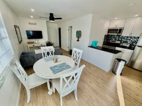 Longboat Key Bungalow - Image 4