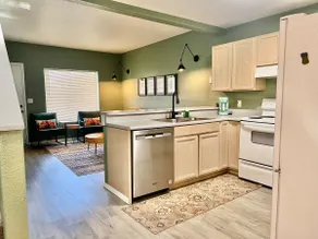 2 BR Mashell Cottage -Walkable to Downtown - Image 5