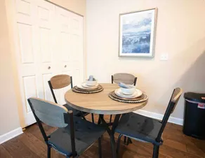 King Cozy Space at Easton near airport - Image 3
