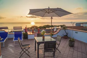 Seaview Rooftop Flat w/ Terrace – near Beach - Image 4
