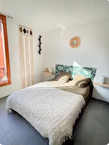 Le Saint Barnabé with parking and air conditioning - Image 3