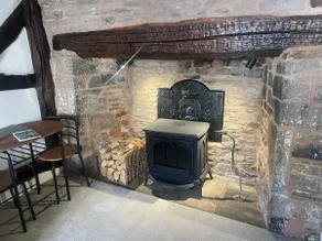 Grade 2 Cottage 1 bedroom, Ludlow centre - Image 3