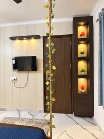 Thehrav |Stylish 1BHK Near IGI Airport| Yashobhumi - Image 3